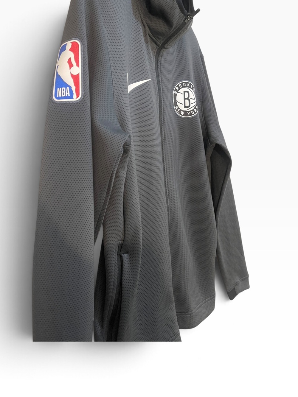Nike Men’s NBA Brooklyn Nets On-Court Authentic Showtime Full-Zip Hoodie Grey L